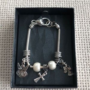 BNWB angel  bracelet silver tone